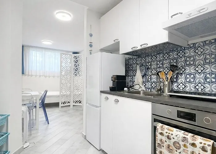 Brezza Di Castagneto By Zoom In Earth