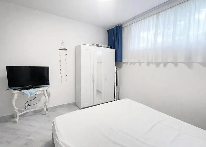 Apartment Brezza Di Castagneto By Zoom In Earth Marina di Castagneto Carducci